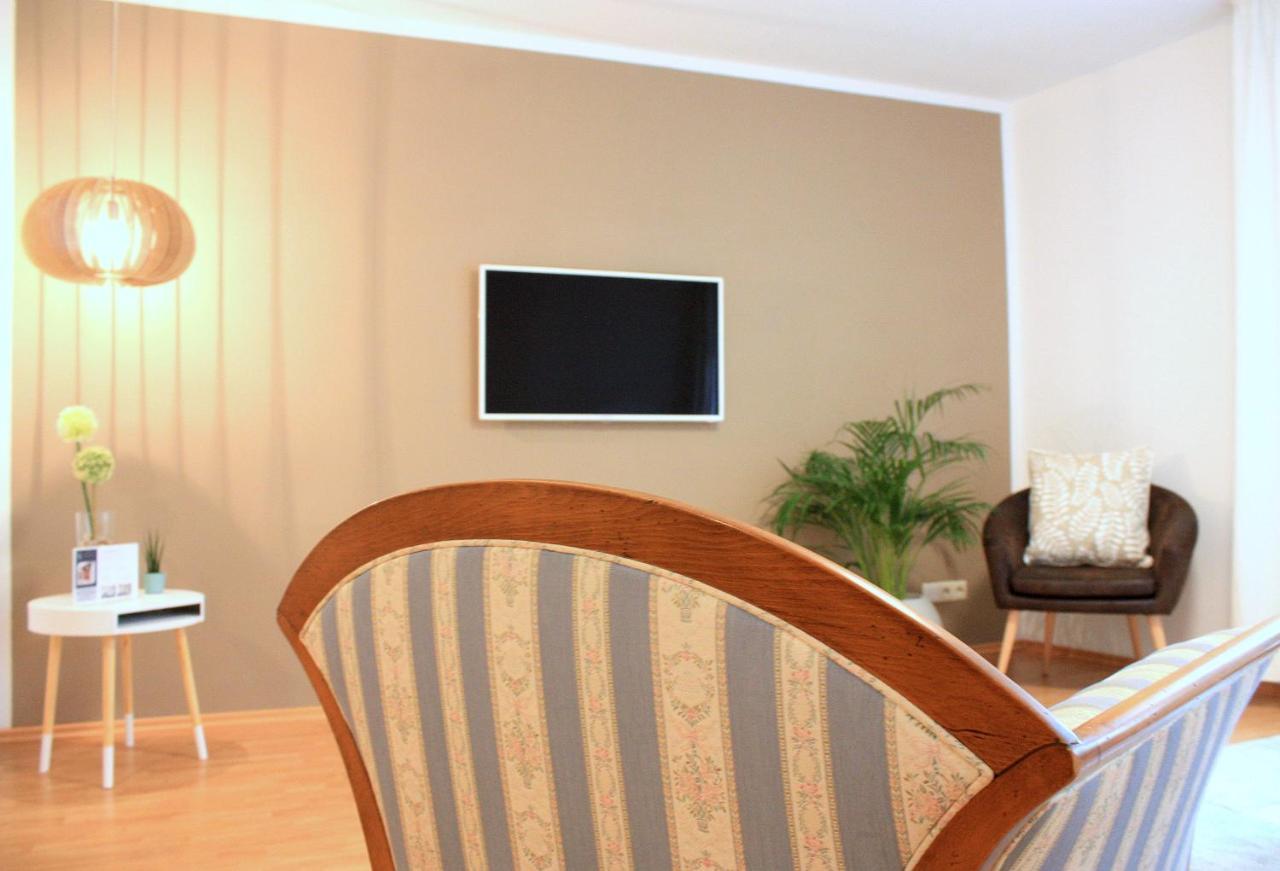 D & S Hotel & Ferienwohnungen Besigheim Ngoại thất bức ảnh